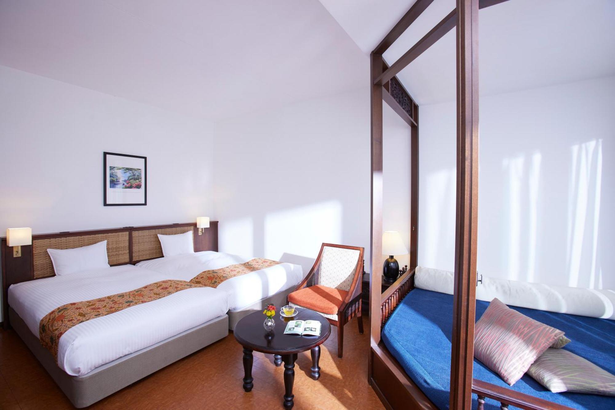 Iriomote Hotel By Hoshino Resorts Urauchi Екстер'єр фото